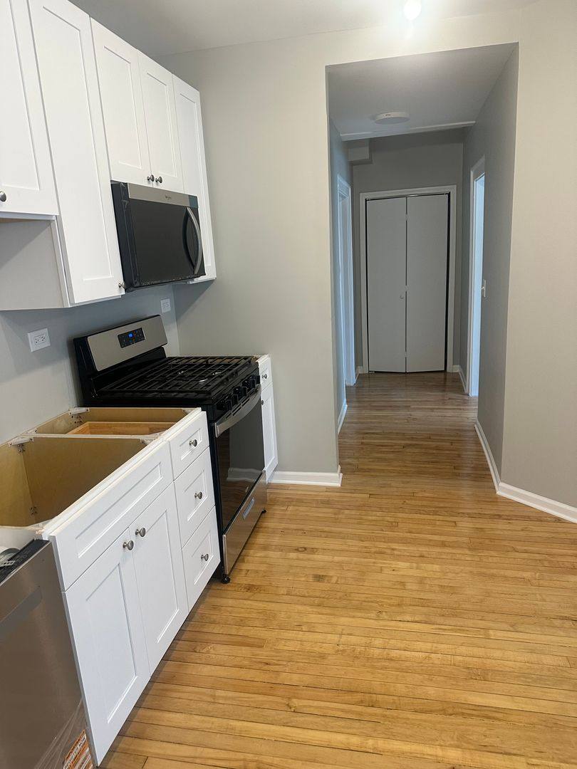 Apartment for rent at 2494 Saint Johns Ave, Highland Park, IL 60035