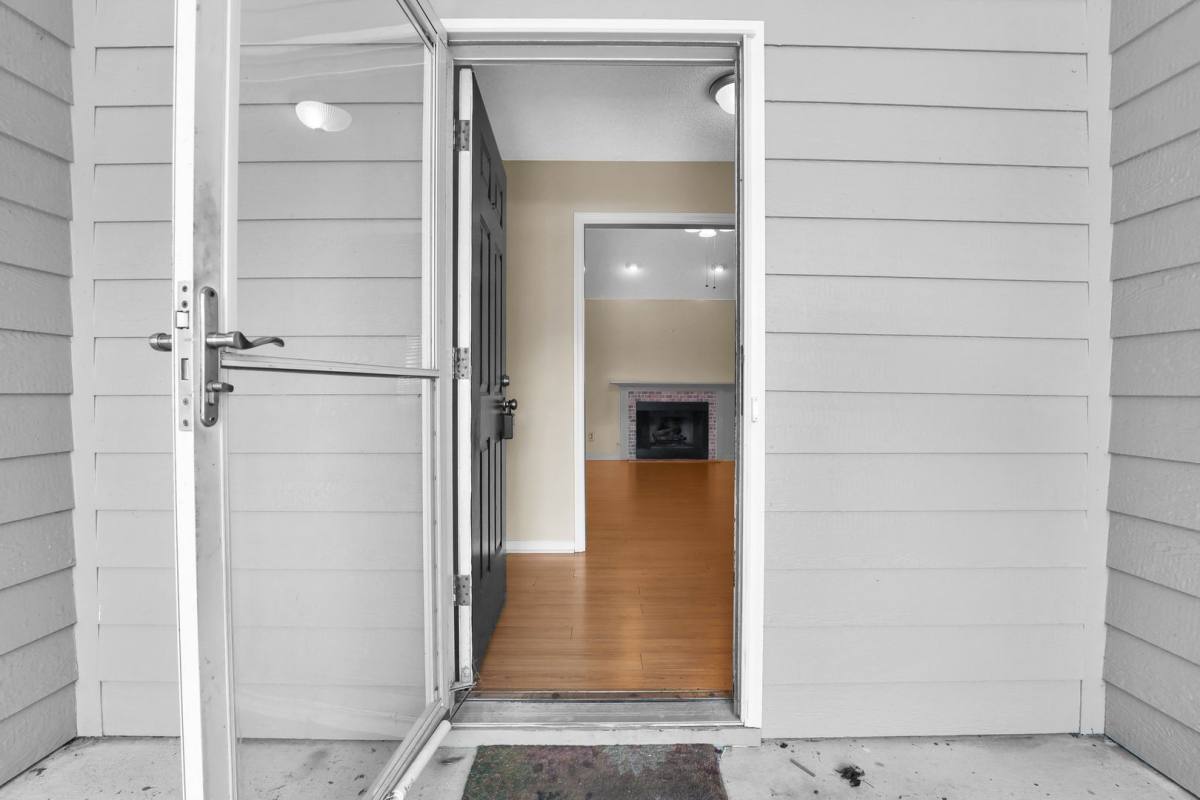 House for rent at 8 N Nicholson Circle, Savannah, GA 31419