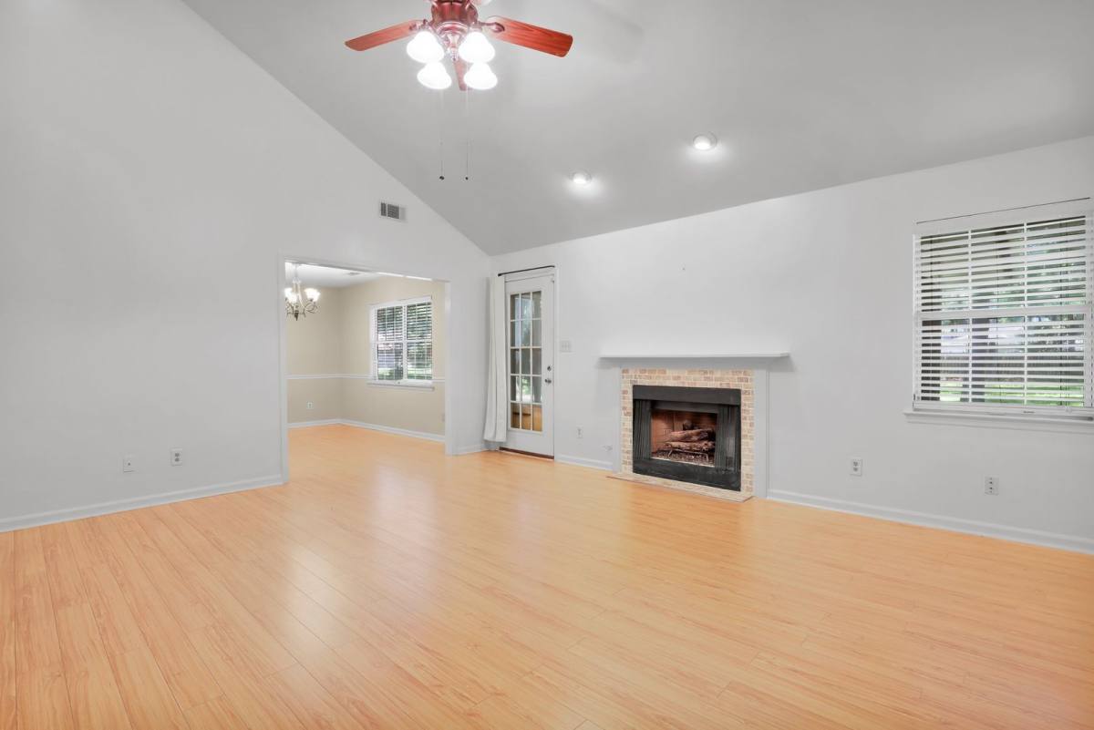 House for rent at 8 N Nicholson Circle, Savannah, GA 31419