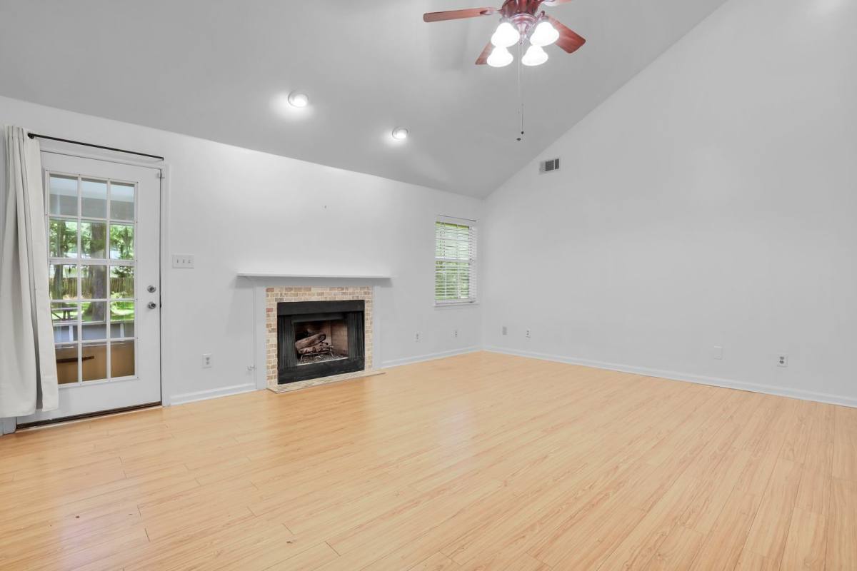 House for rent at 8 N Nicholson Circle, Savannah, GA 31419