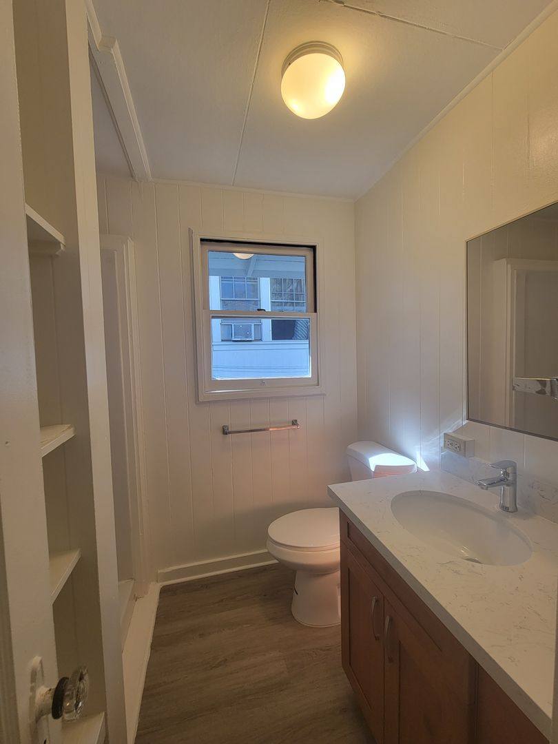 Apartment for rent at 1552-1556 Pensacola St, Honolulu, HI 96822