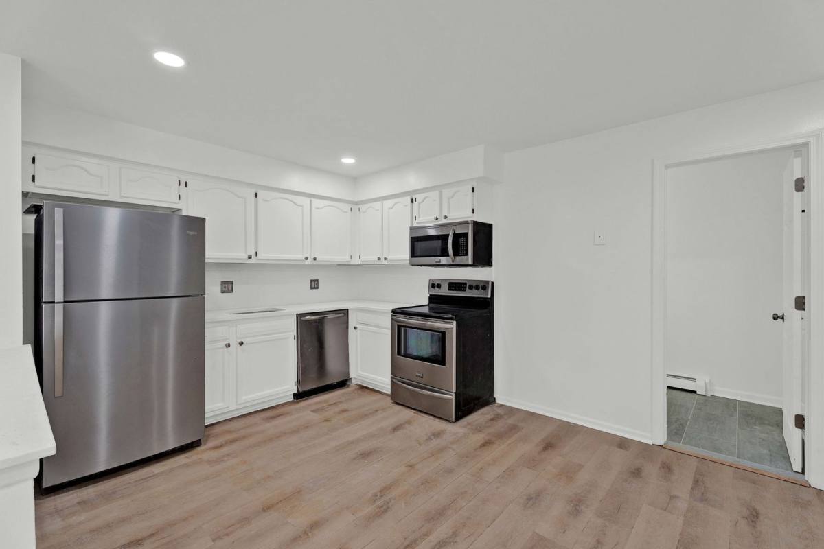 Apartment for rent at 38618 Meadowdale St #7, Clinton Township, MI 48036