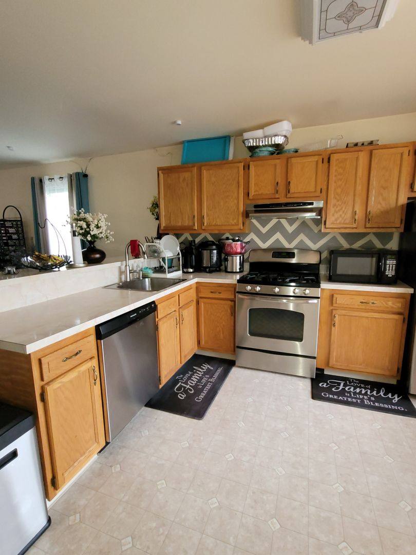 Townhouse for rent at 211 7th Ave, Wilmington, DE 19805