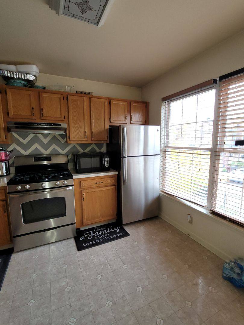Townhouse for rent at 211 7th Ave, Wilmington, DE 19805