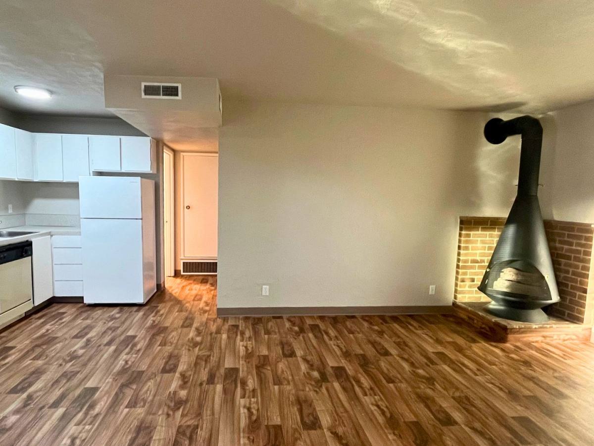Apartment for rent at 2705 Oak St, Eugene, OR 97405