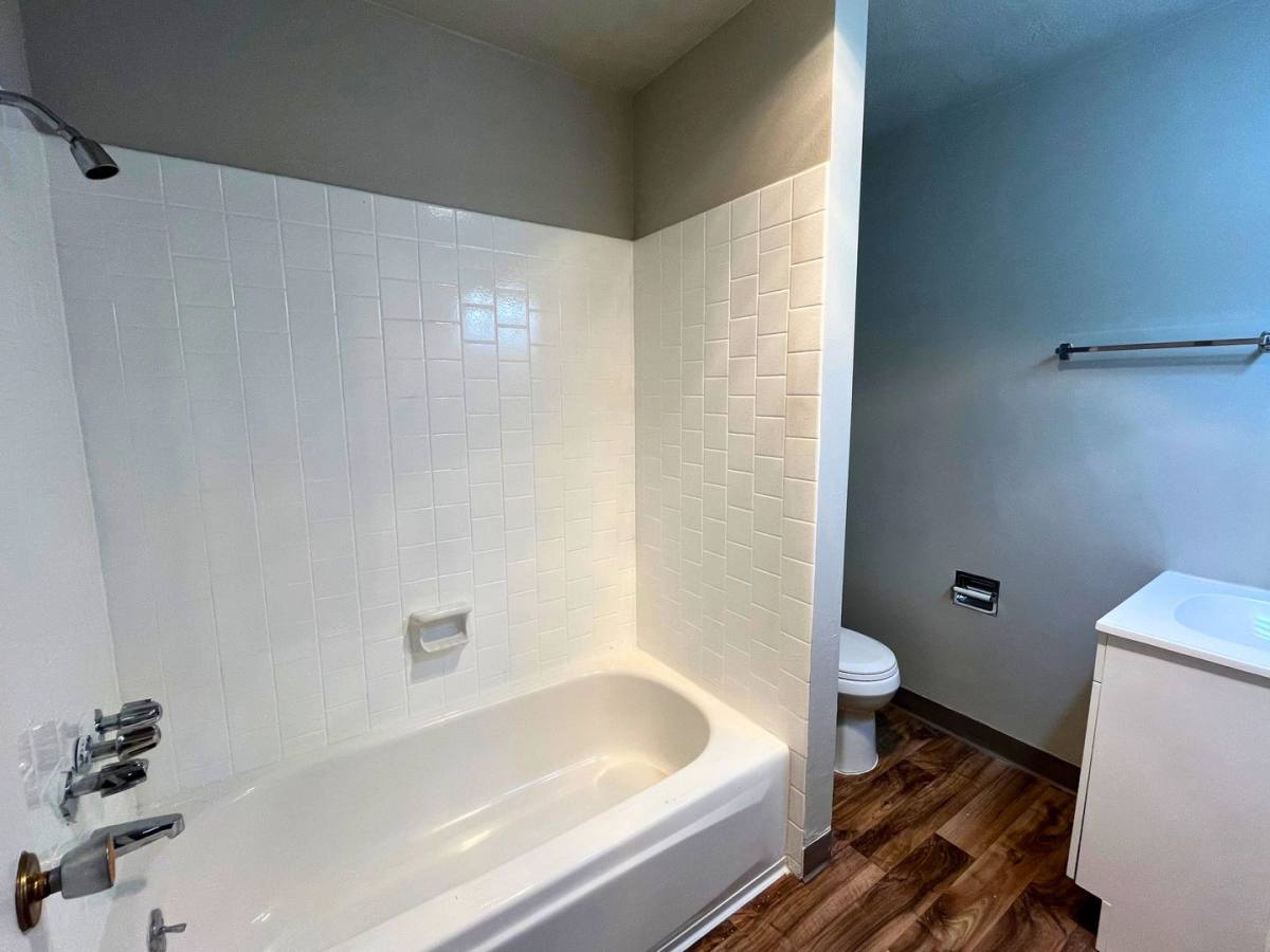 Apartment for rent at 2705 Oak St, Eugene, OR 97405