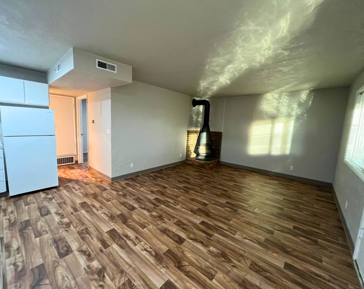Apartment for rent at 2705 Oak St, Eugene, OR 97405