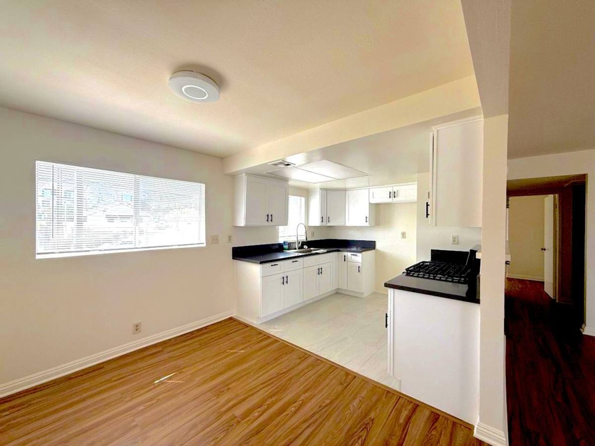 Apartment for rent at 805-809 S Stoneman Ave, Alhambra, CA 91801