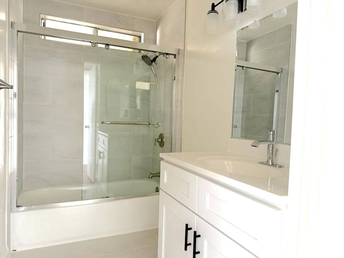 Apartment for rent at 805-809 S Stoneman Ave, Alhambra, CA 91801