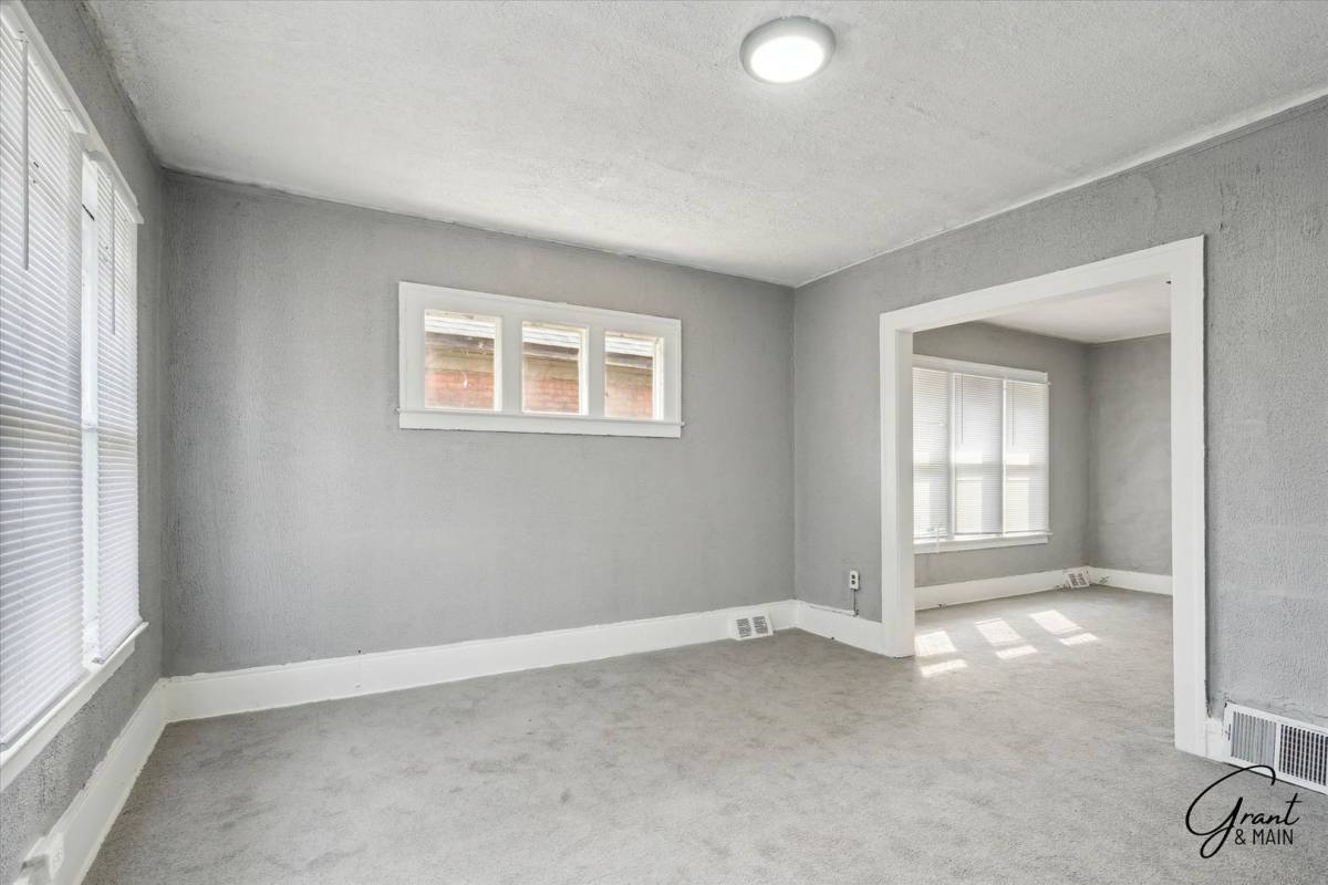 Apartment for rent at 3815 W Euclid, Detroit, MI 48206