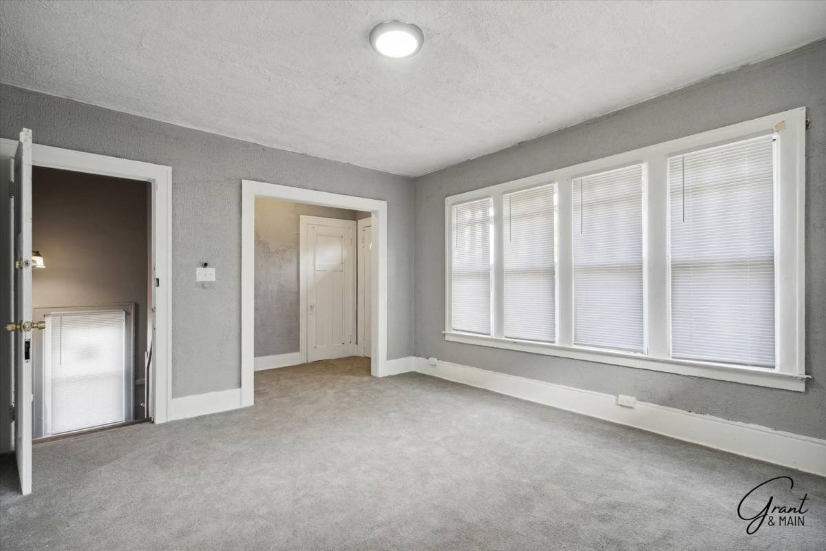 Apartment for rent at 3815 W Euclid, Detroit, MI 48206