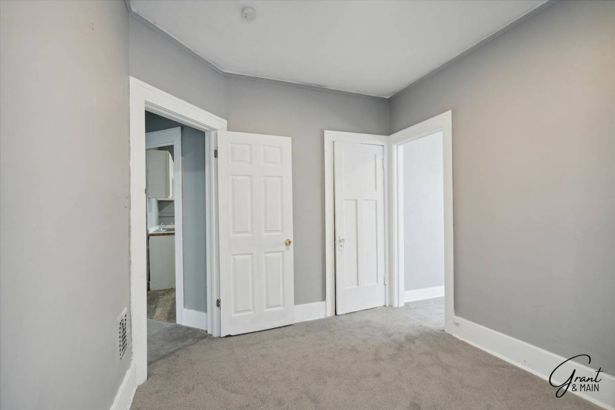 Apartment for rent at 3815 W Euclid, Detroit, MI 48206