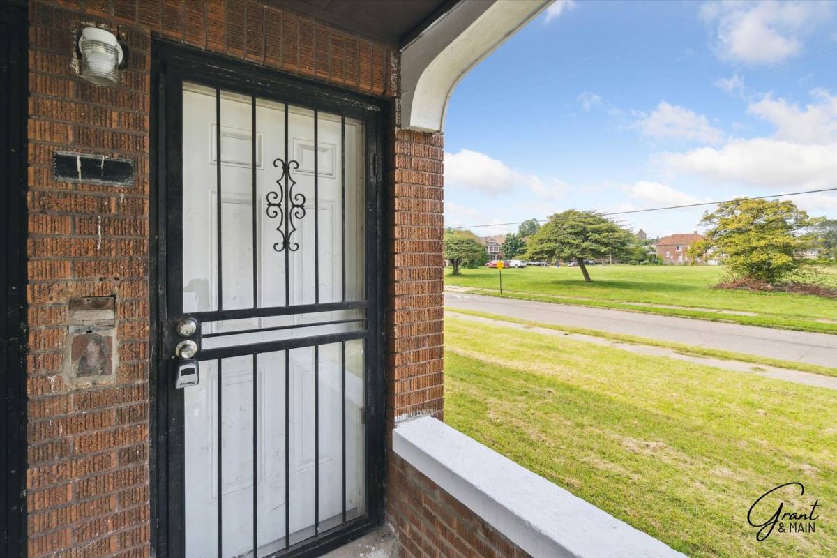Apartment for rent at 3815 W Euclid, Detroit, MI 48206