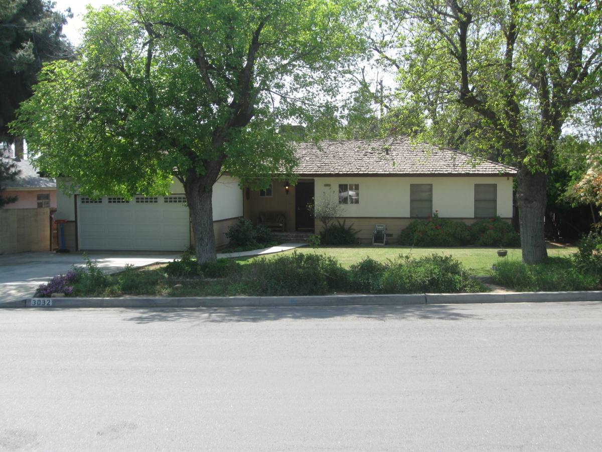 House for rent at 3032 N Inyo St, Bakersfield, CA 93305