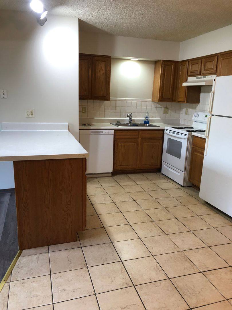 Apartment for rent at 1460 Pioneer Rd, Crest Hill, IL 60403