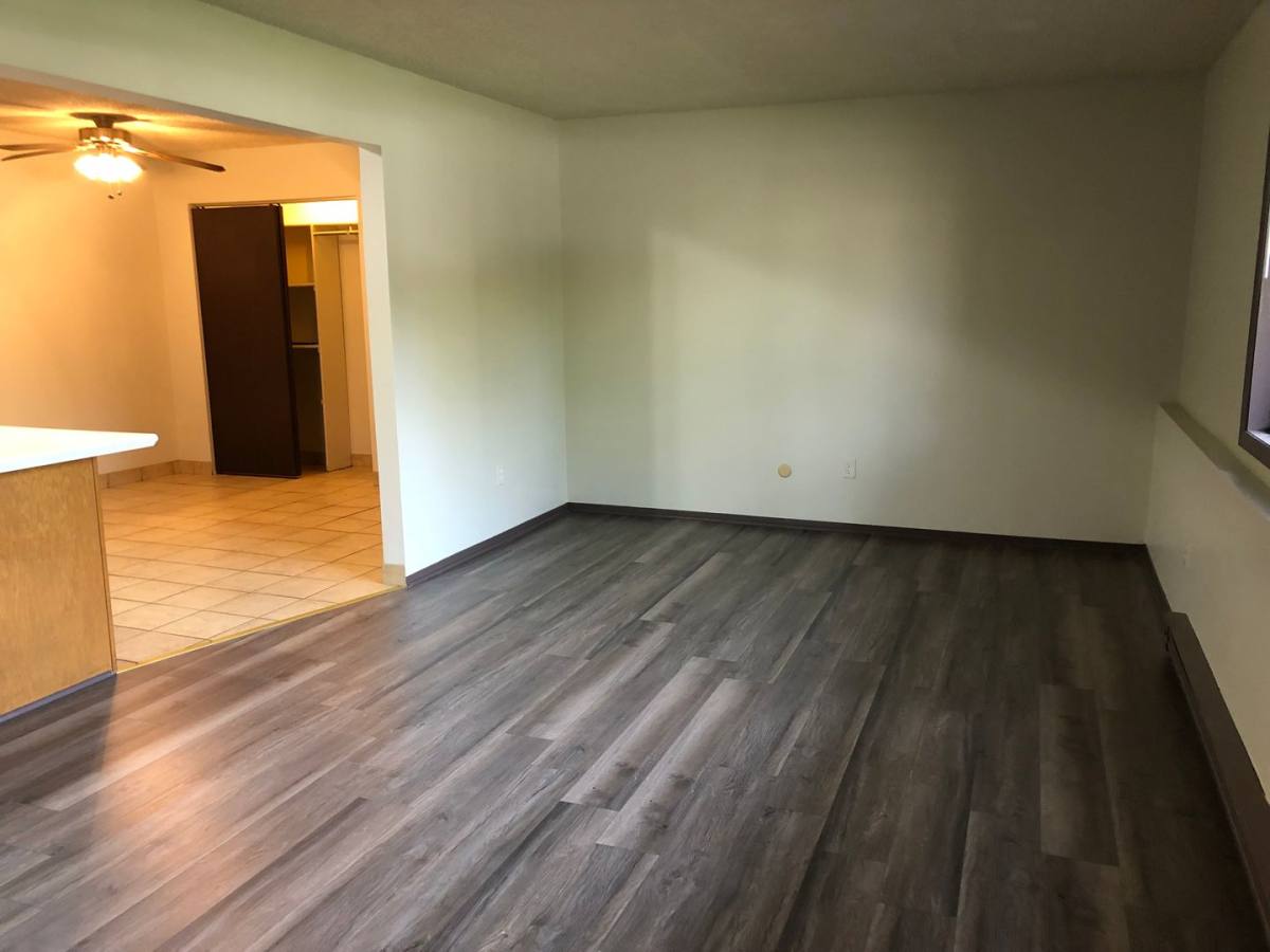 Apartment for rent at 1460 Pioneer Rd, Crest Hill, IL 60403