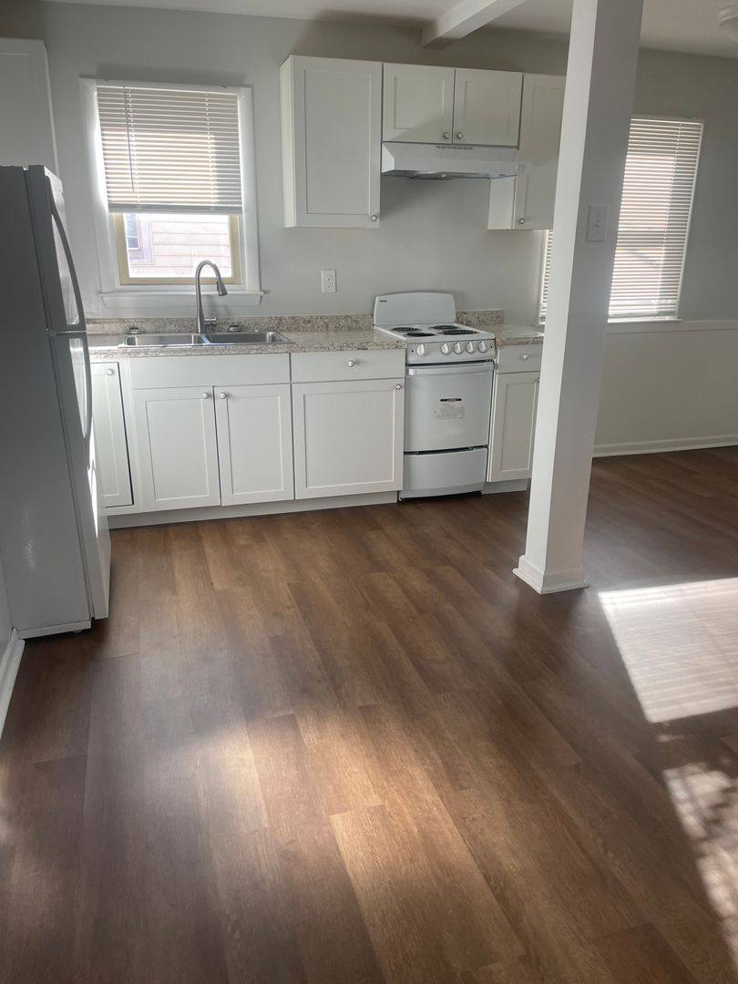 Apartment for rent at 688 Chestnut St, Greensboro, NC 27405