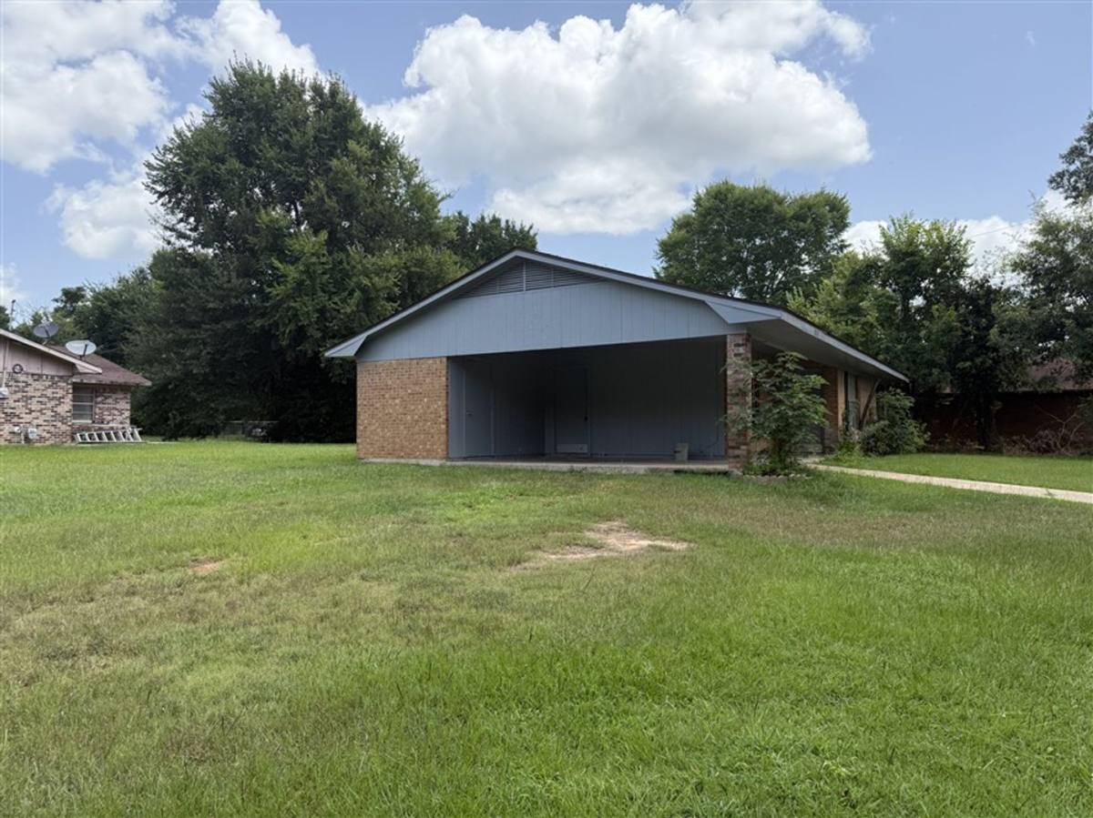 House for rent at 2113 Meadowview Circle, Coushatta, LA 71019