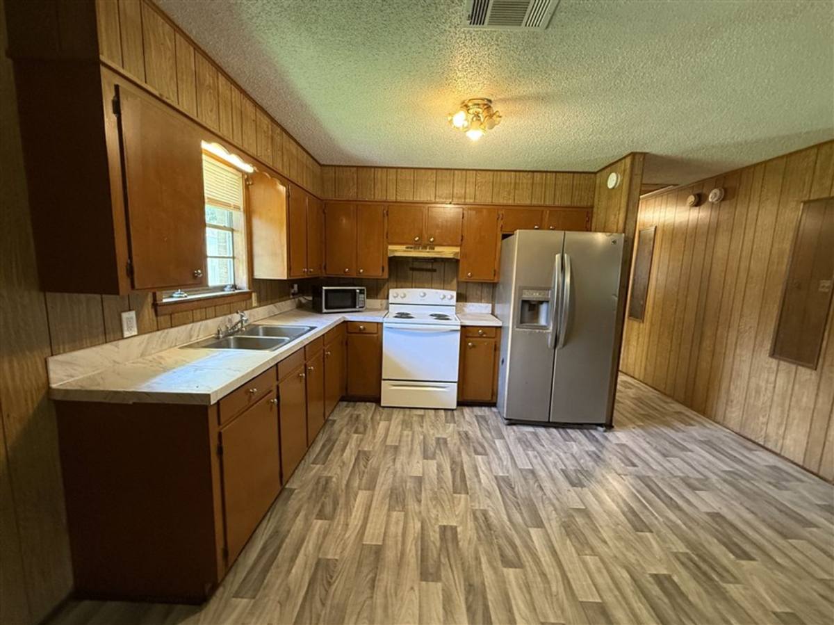 House for rent at 2113 Meadowview Circle, Coushatta, LA 71019