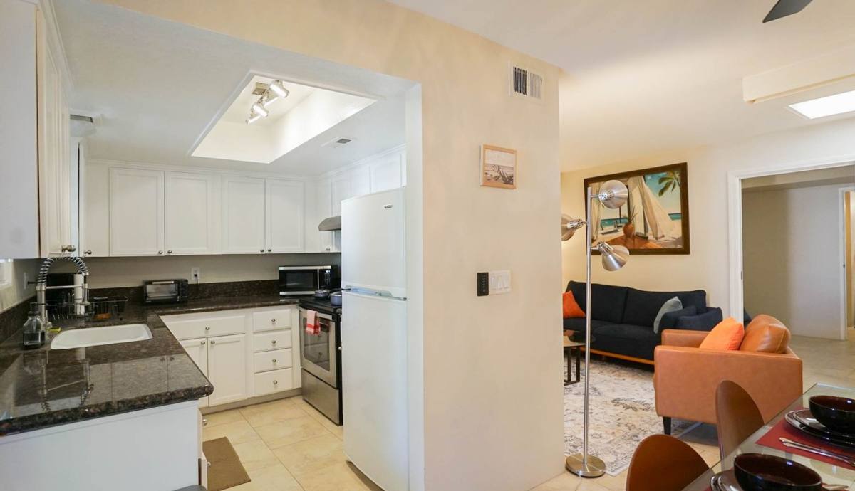 Condo for rent at 5301 E Waverly Dr, Palm Springs, CA 92264