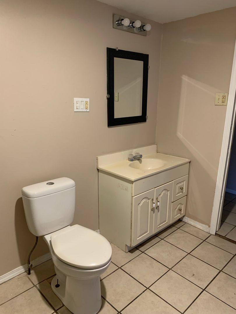 Apartment for rent at 1015 Lynn St, Parkersburg, WV 26101