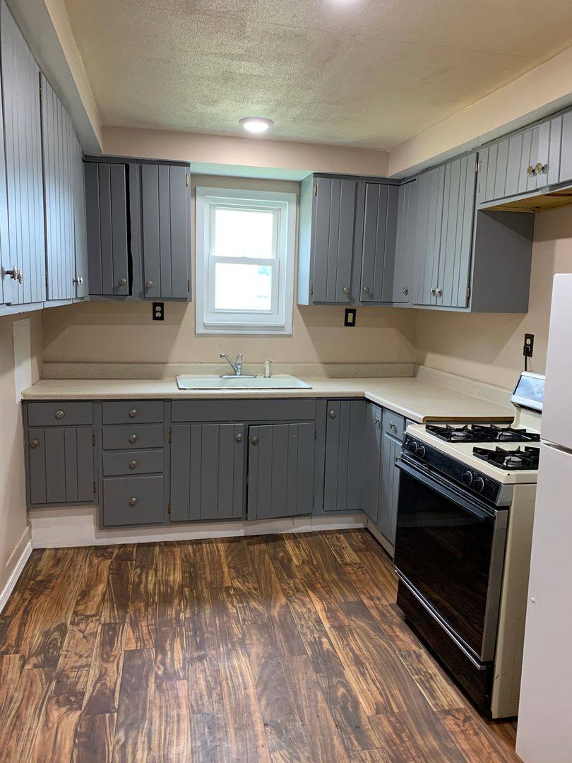 Apartment for rent at 1015 Lynn St, Parkersburg, WV 26101