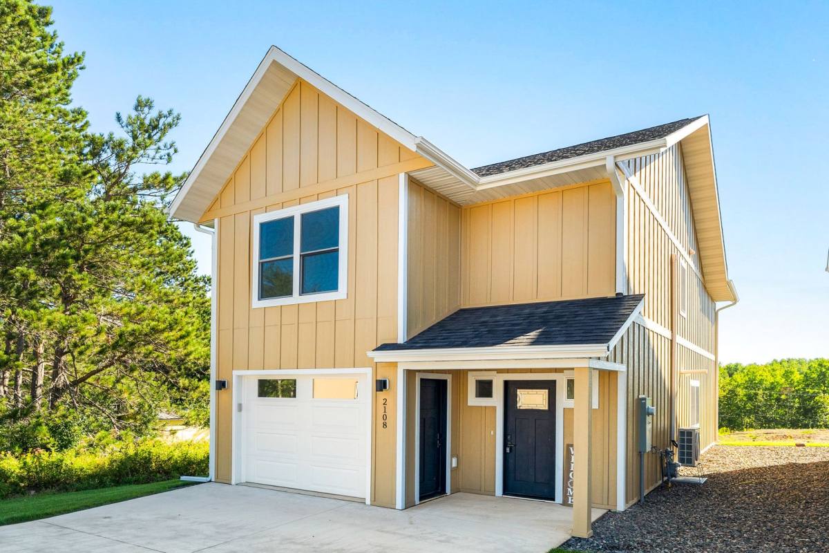House for rent at 2108 Cottage Hill Circle, Duluth, MN 55811