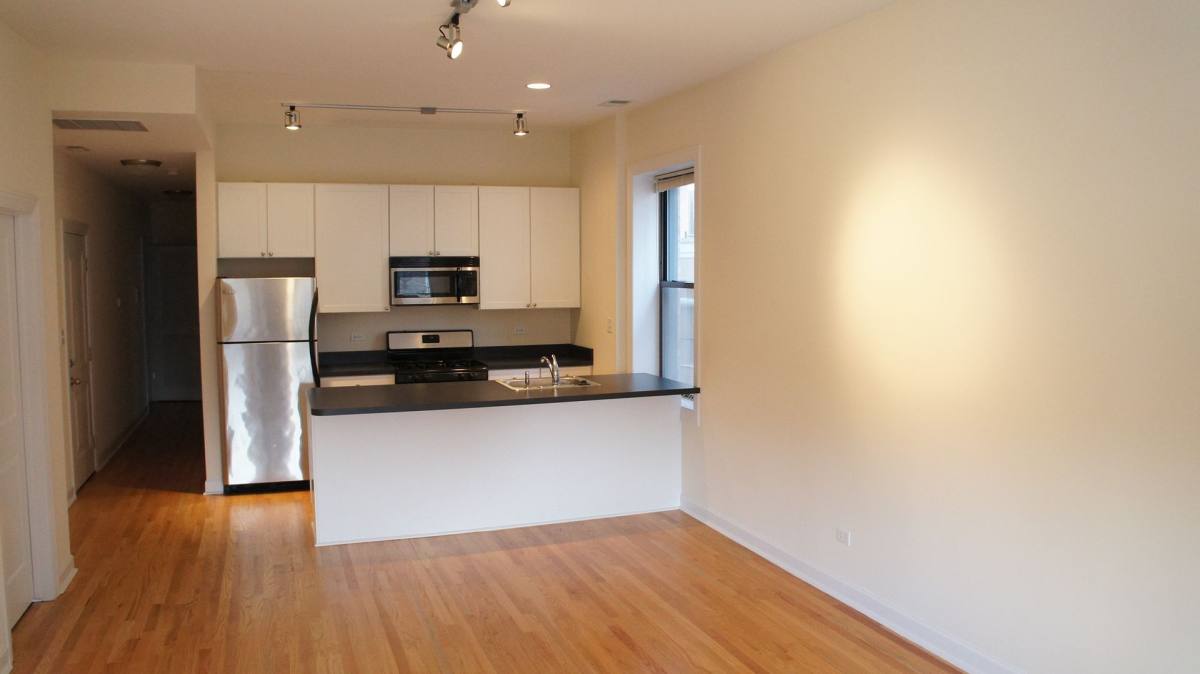 Apartment for rent at 4715 N Sheridan, Chicago, IL 60640
