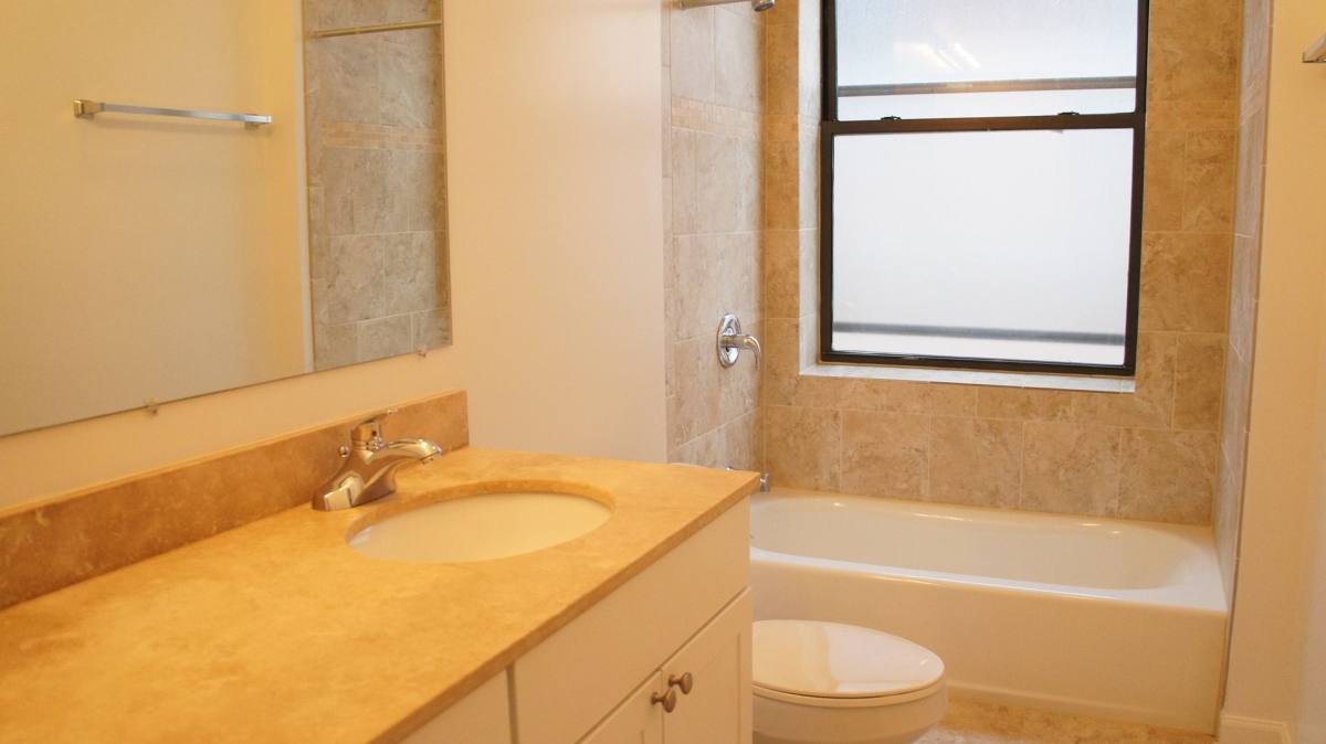 Apartment for rent at 4715 N Sheridan, Chicago, IL 60640