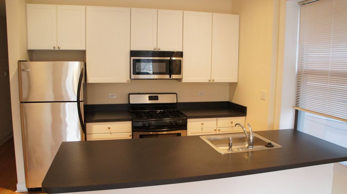 Apartment for rent at 4715 N Sheridan, Chicago, IL 60640