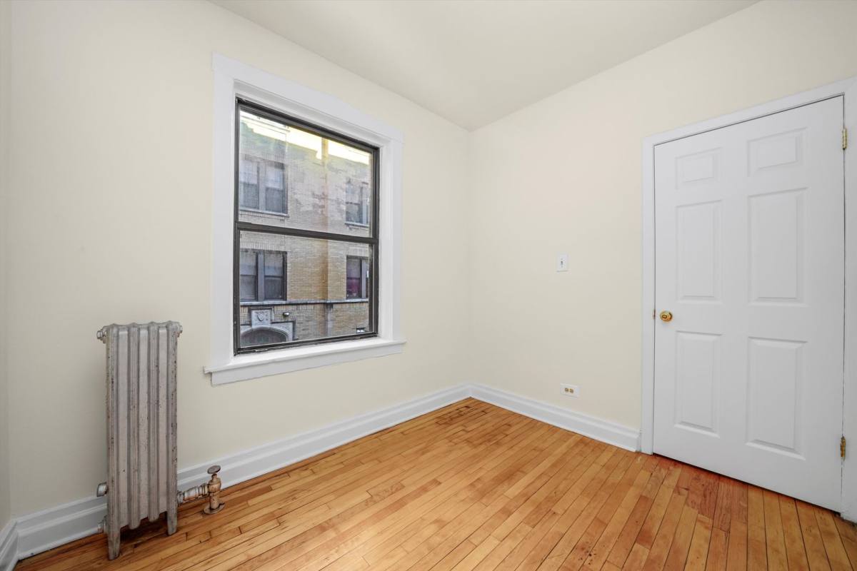 Apartment for rent at 1530-42 N Kedzie, Chicago, IL 60651