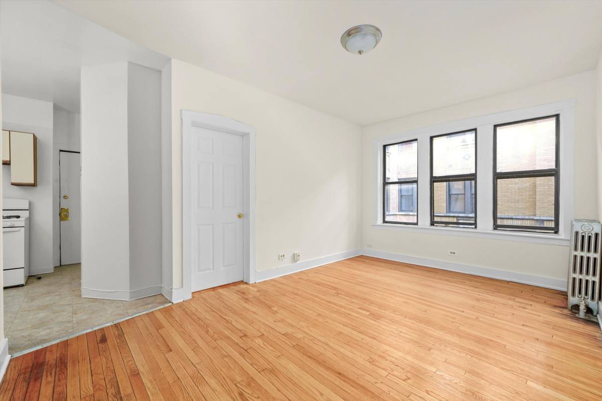 Apartment for rent at 1530-42 N Kedzie, Chicago, IL 60651