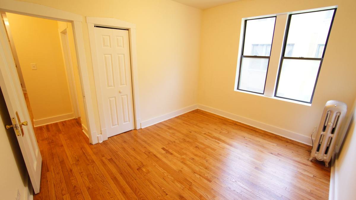 Apartment for rent at 1530-42 N Kedzie, Chicago, IL 60651
