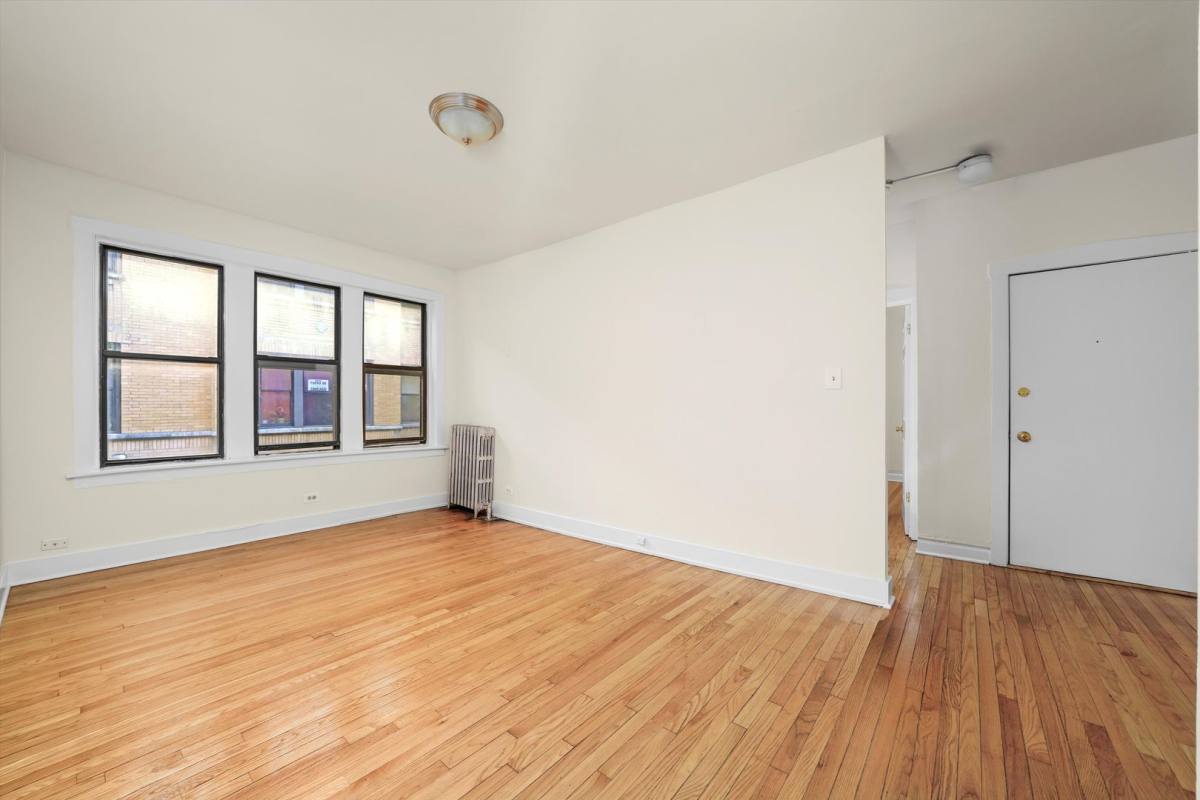 Apartment for rent at 1530-42 N Kedzie, Chicago, IL 60651