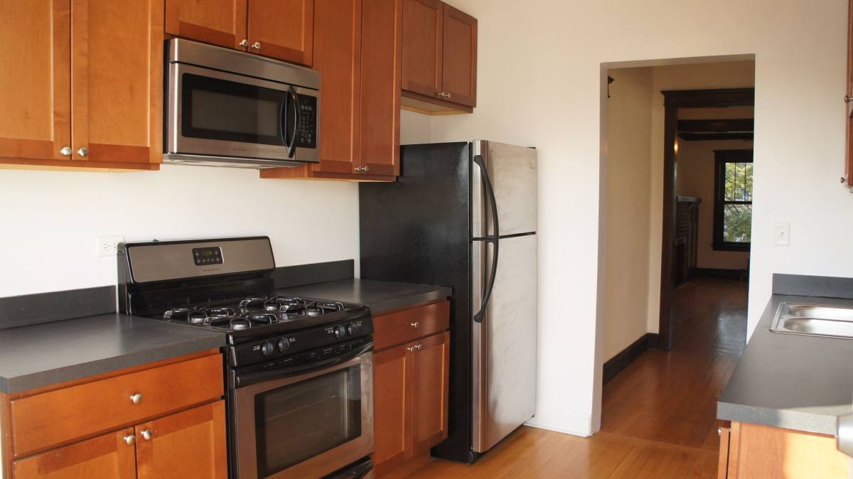 Apartment for rent at 1949-51 W Cuyler, Chicago, IL 60613