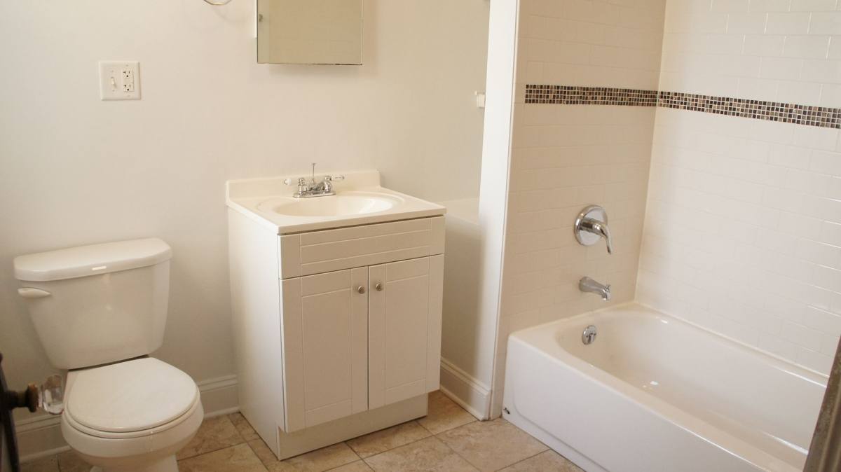 Apartment for rent at 1949-51 W Cuyler, Chicago, IL 60613