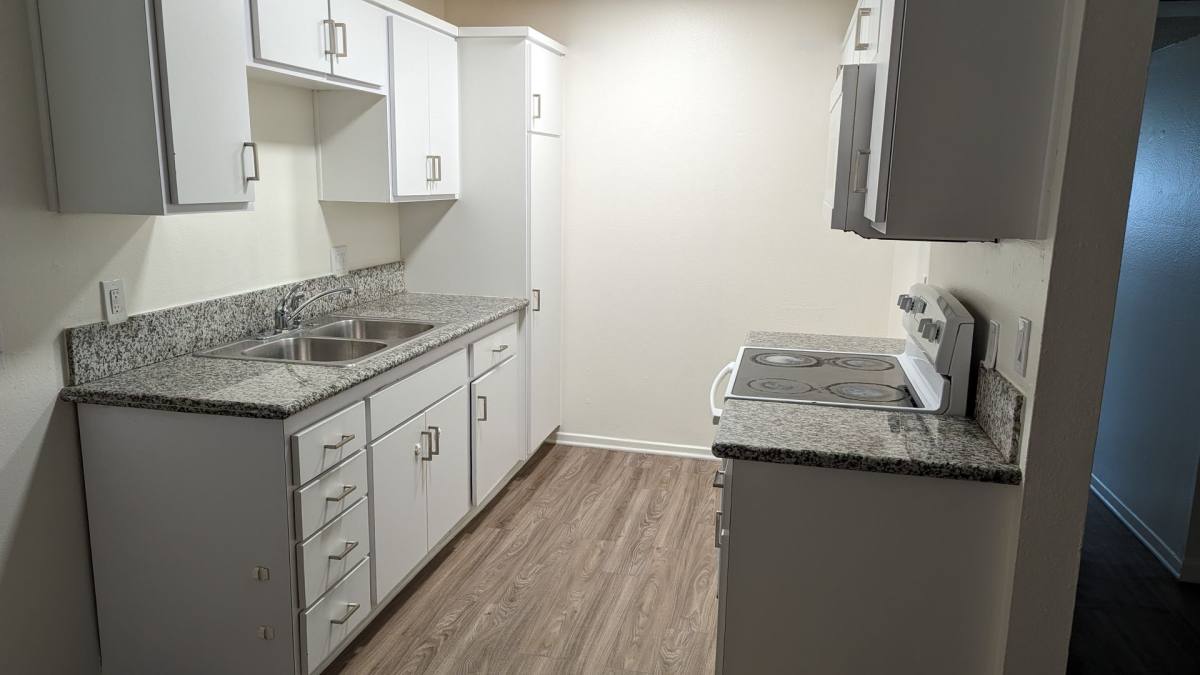 Apartment for rent at 9922 W Broadway, Anaheim, CA 92804
