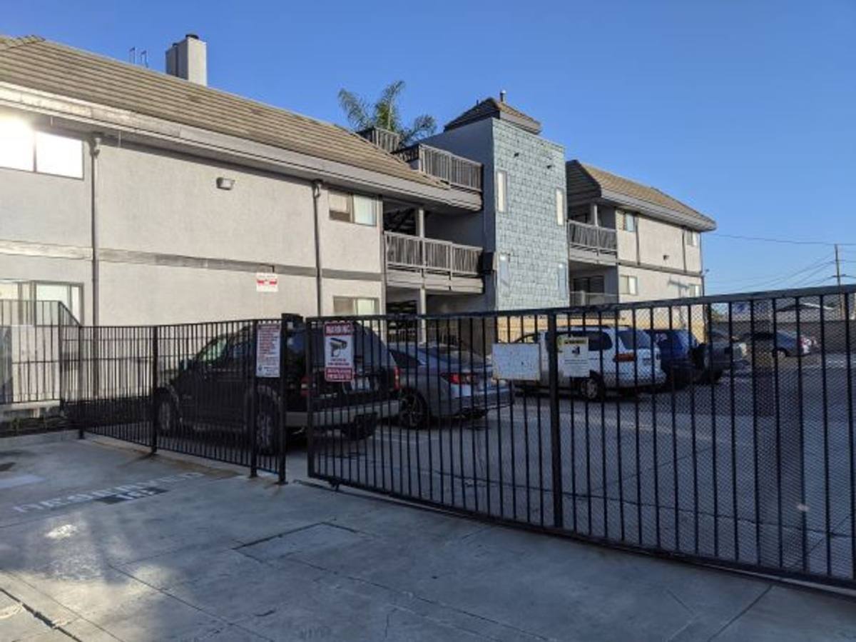 Apartment for rent at 9922 W Broadway, Anaheim, CA 92804