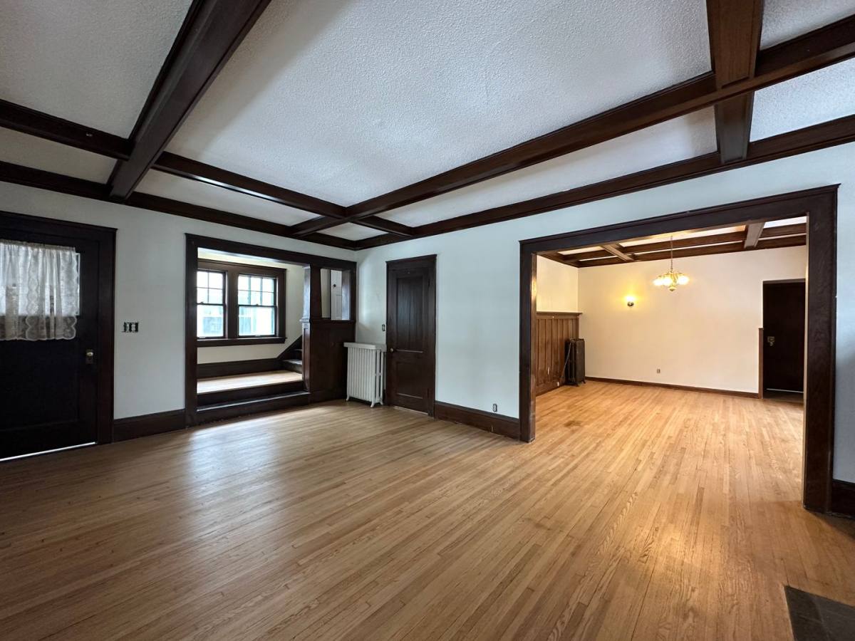 House for rent at 2015 Laurel Ave, Saint Paul, MN 55104