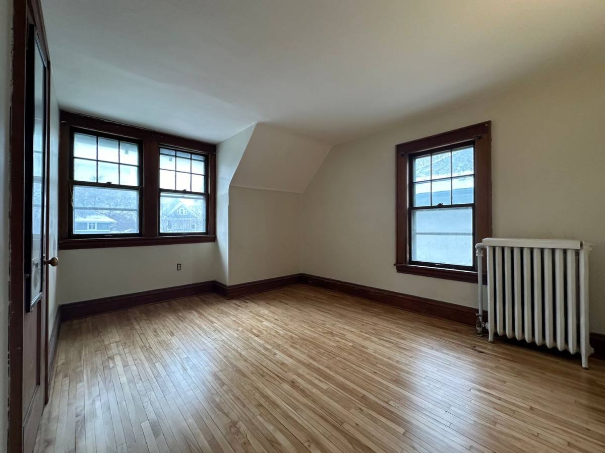 House for rent at 2015 Laurel Ave, Saint Paul, MN 55104