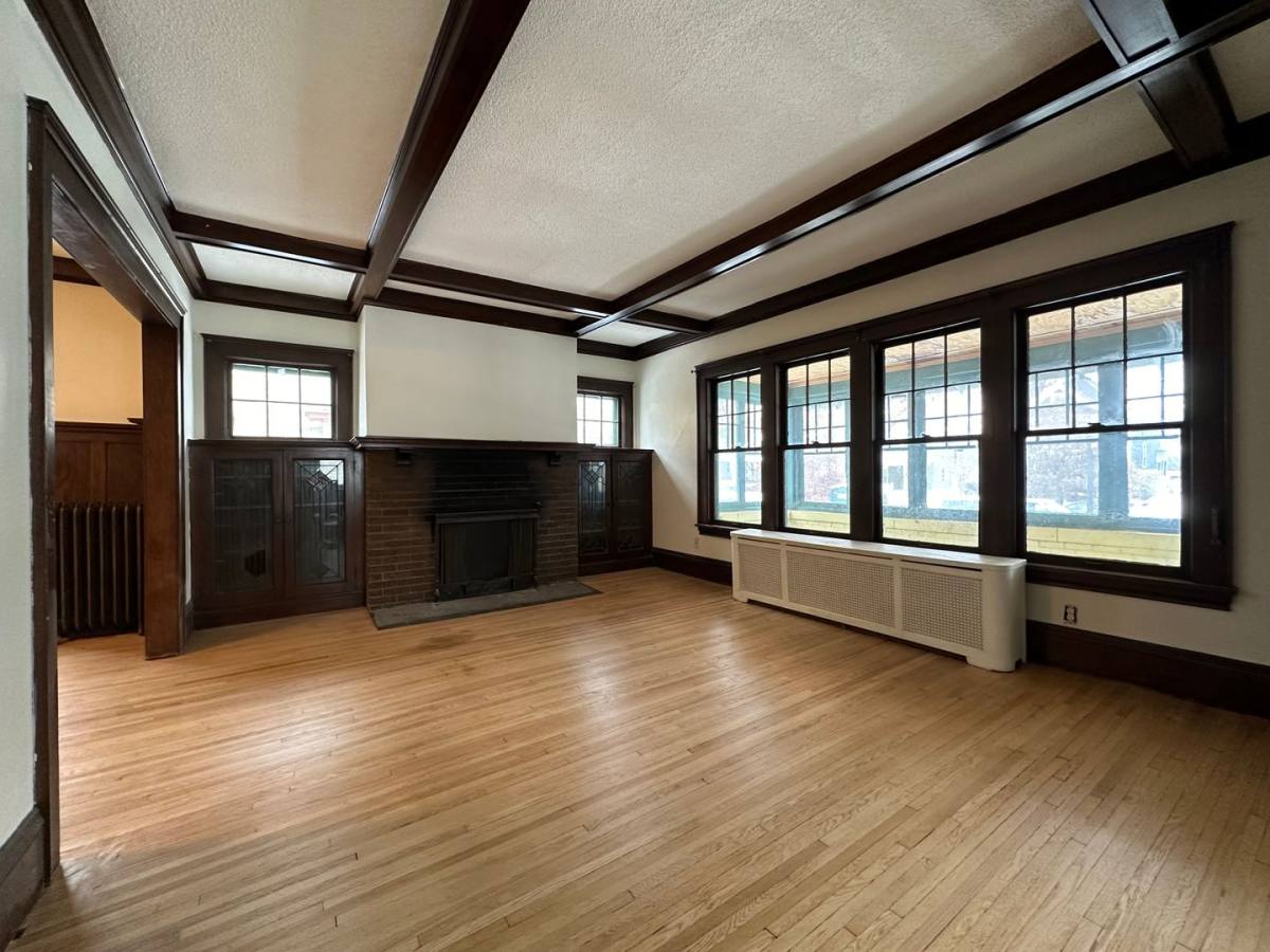House for rent at 2015 Laurel Ave, Saint Paul, MN 55104