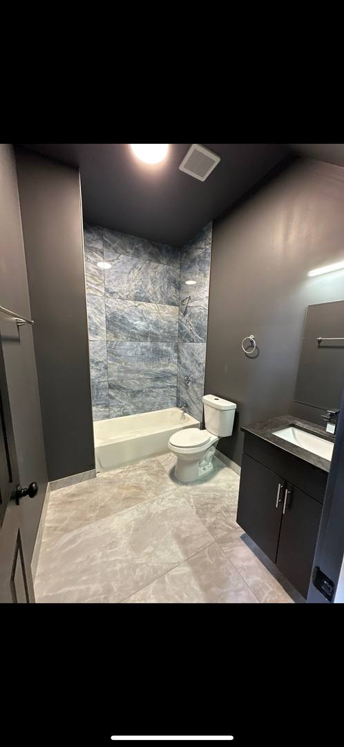Apartment for rent at 2708 W Maypole Ave, Chicago, IL 60612