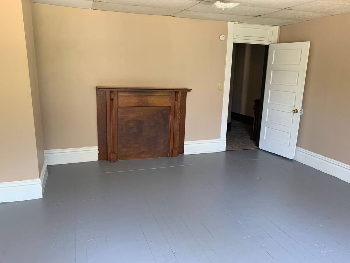 Apartment for rent at 1336 Lynn St, Parkersburg, WV 26101