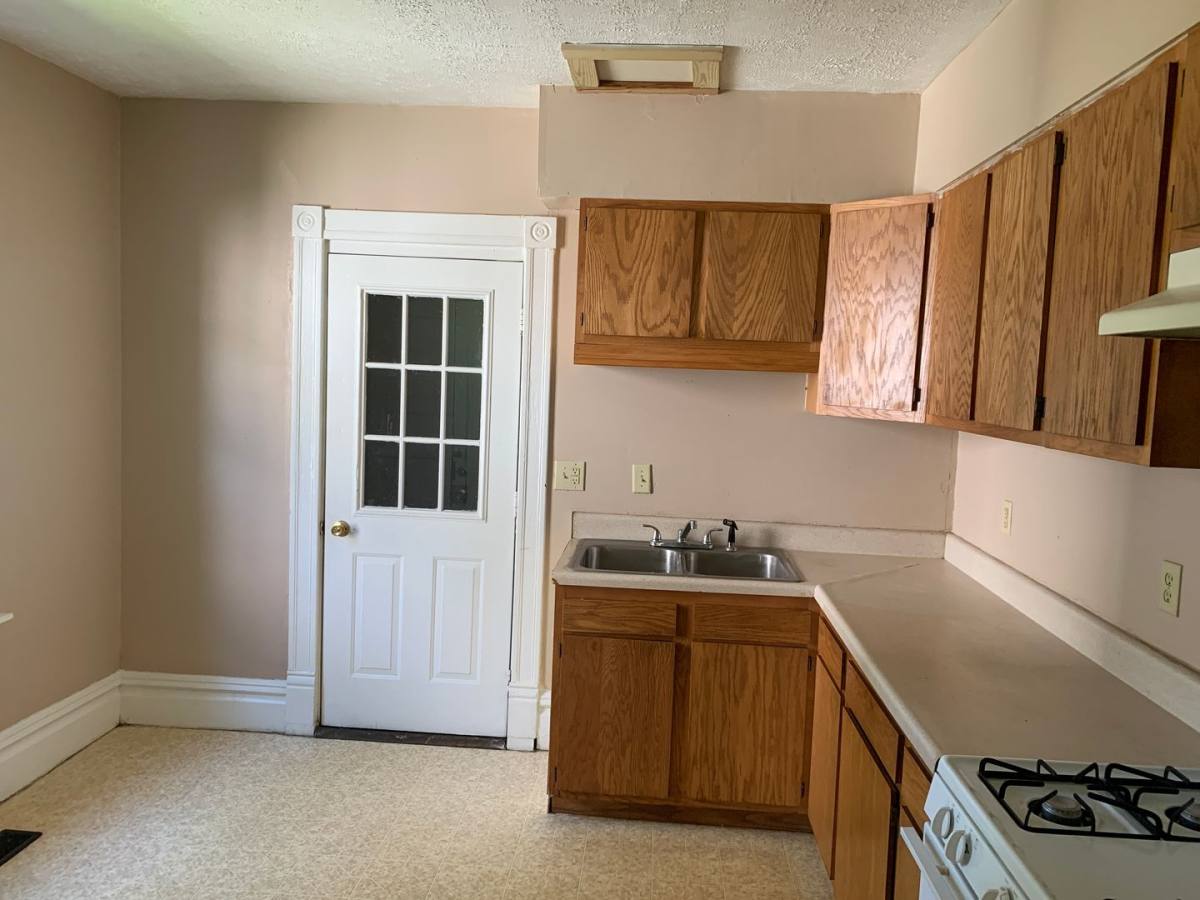 Apartment for rent at 1336 Lynn St, Parkersburg, WV 26101