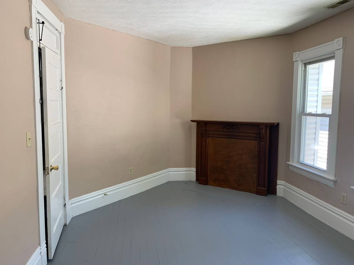Apartment for rent at 1336 Lynn St, Parkersburg, WV 26101