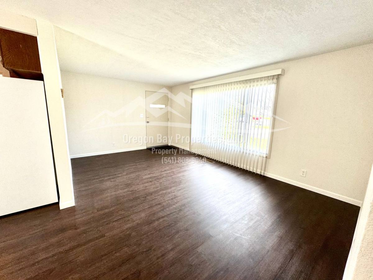 House for rent at 270 S Morrison St, Coos Bay, OR 97420