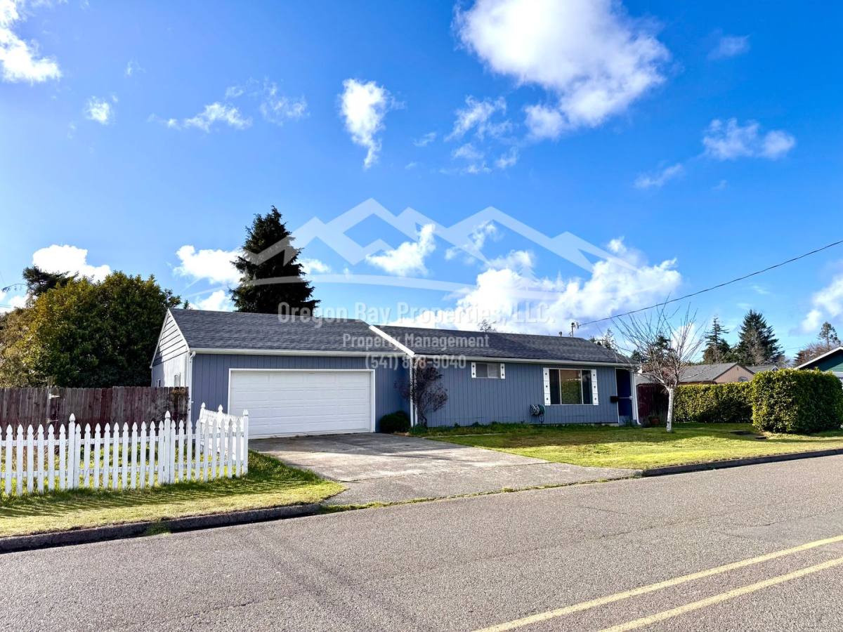 House for rent at 270 S Morrison St, Coos Bay, OR 97420