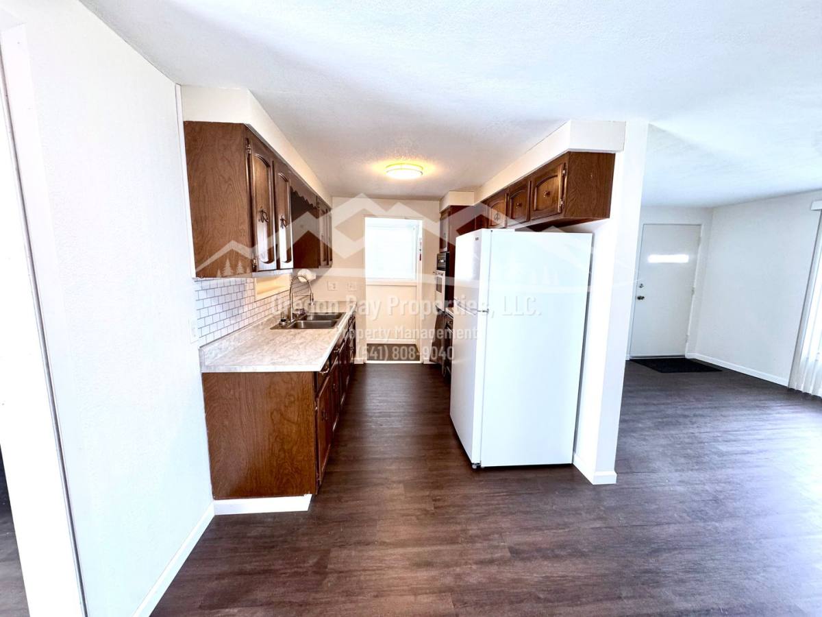 House for rent at 270 S Morrison St, Coos Bay, OR 97420