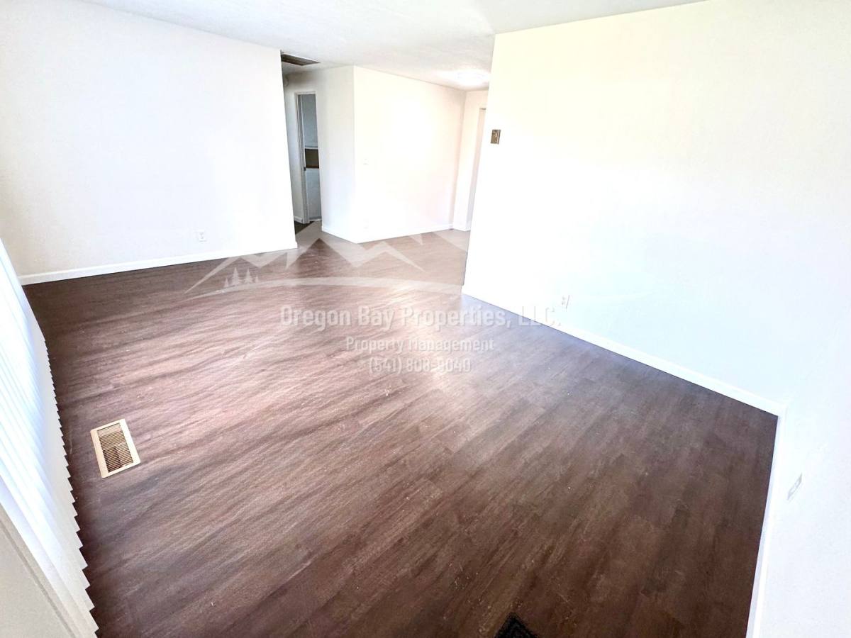 House for rent at 270 S Morrison St, Coos Bay, OR 97420