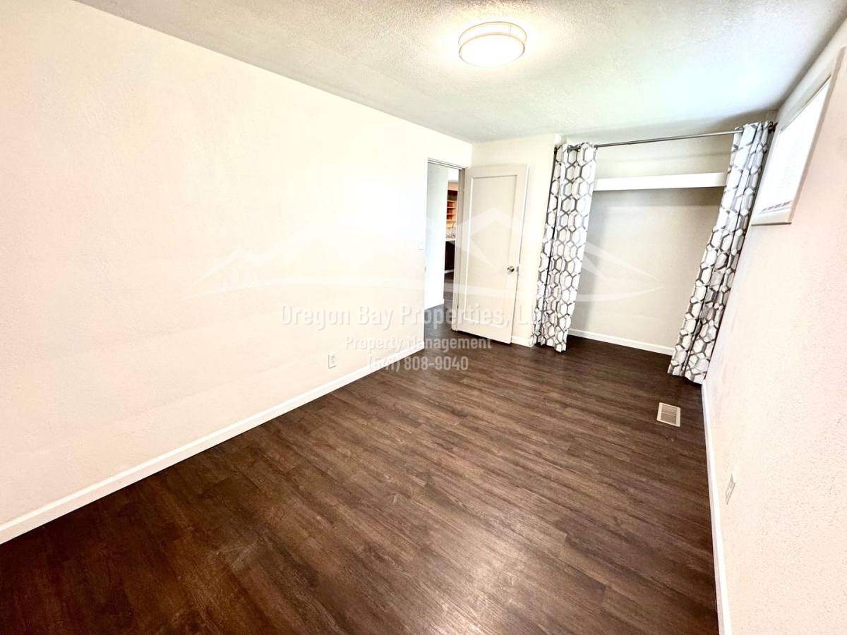 House for rent at 270 S Morrison St, Coos Bay, OR 97420